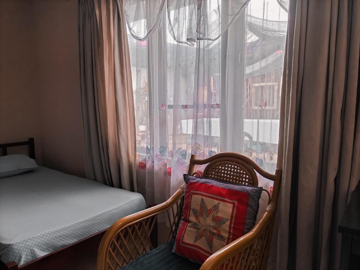 Brussels Homestay Kost Balige Esterno foto