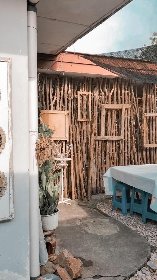 Brussels Homestay Kost Balige Esterno foto