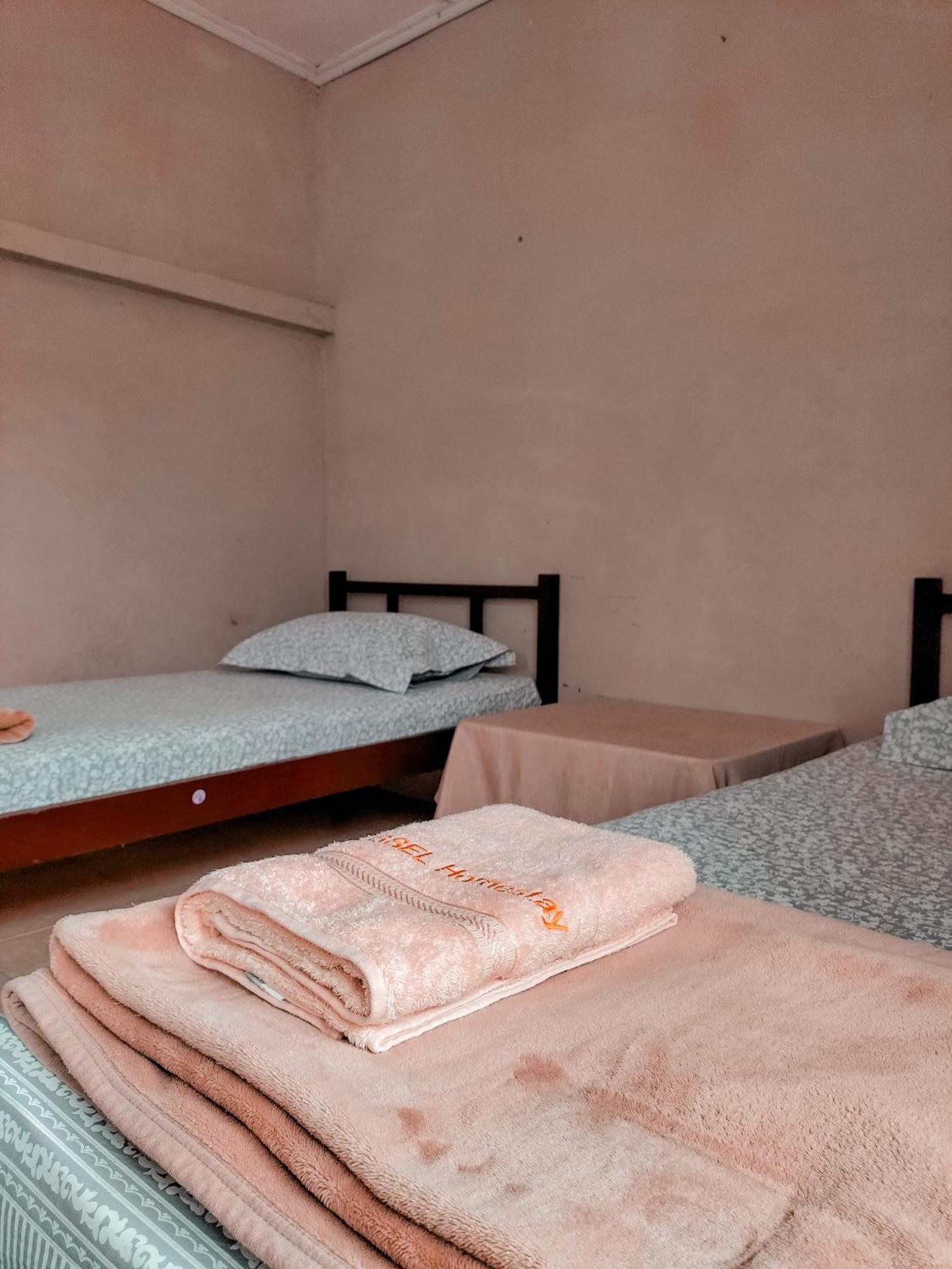 Brussels Homestay Kost Balige Esterno foto